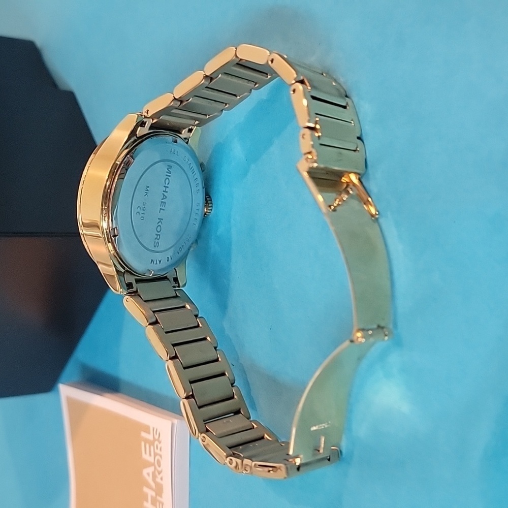 Michael Kors Rose Gold Watch - Picture 9 of 16
